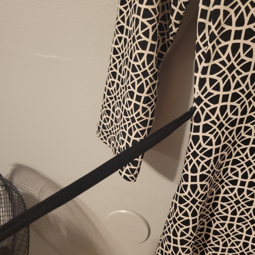 City Triangles Womens Black And Cream Babydoll V-Neck Wrap Dress. Office Sz M - Picture 7 of 10
